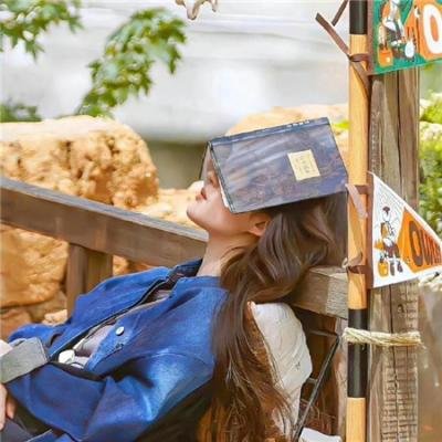 时装周T台实拍：星二代豪车代步炫富，家长出面回应